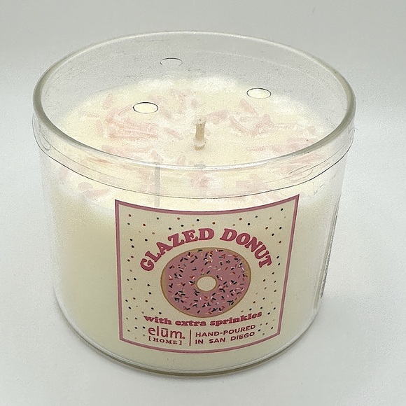 Elum Glazed Donut Soy Candle - Picture 1 of 3